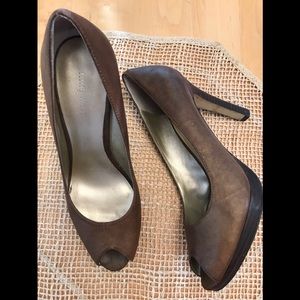 NINE WEST SZ8.5M LEATHER HEELS